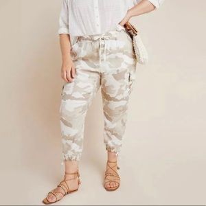 𝅺anthropologie Sanctuary Linen Cream and Beige Cargo Pants Size Small NWT